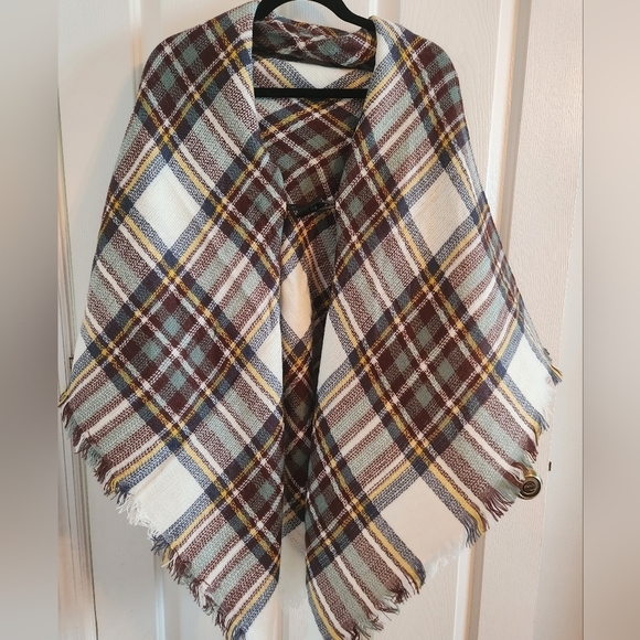 🍂Beautiful Fall Flannel Poncho - Picture 1 of 8